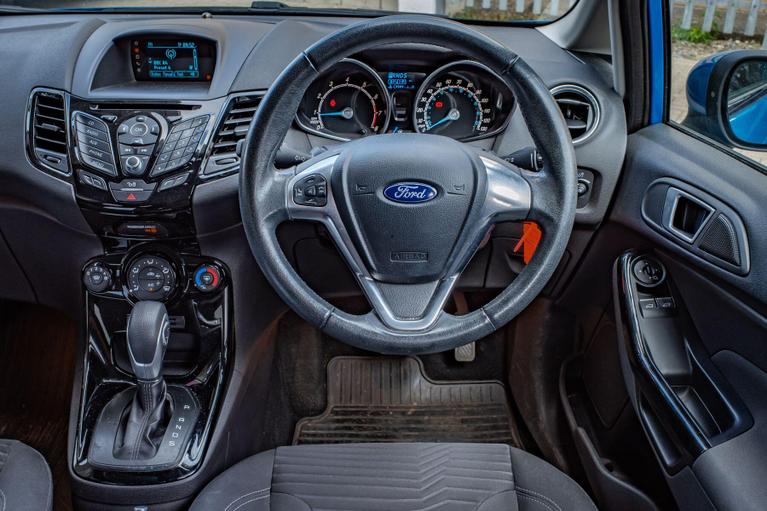 Used Ford Fiesta YH15UEJ 22