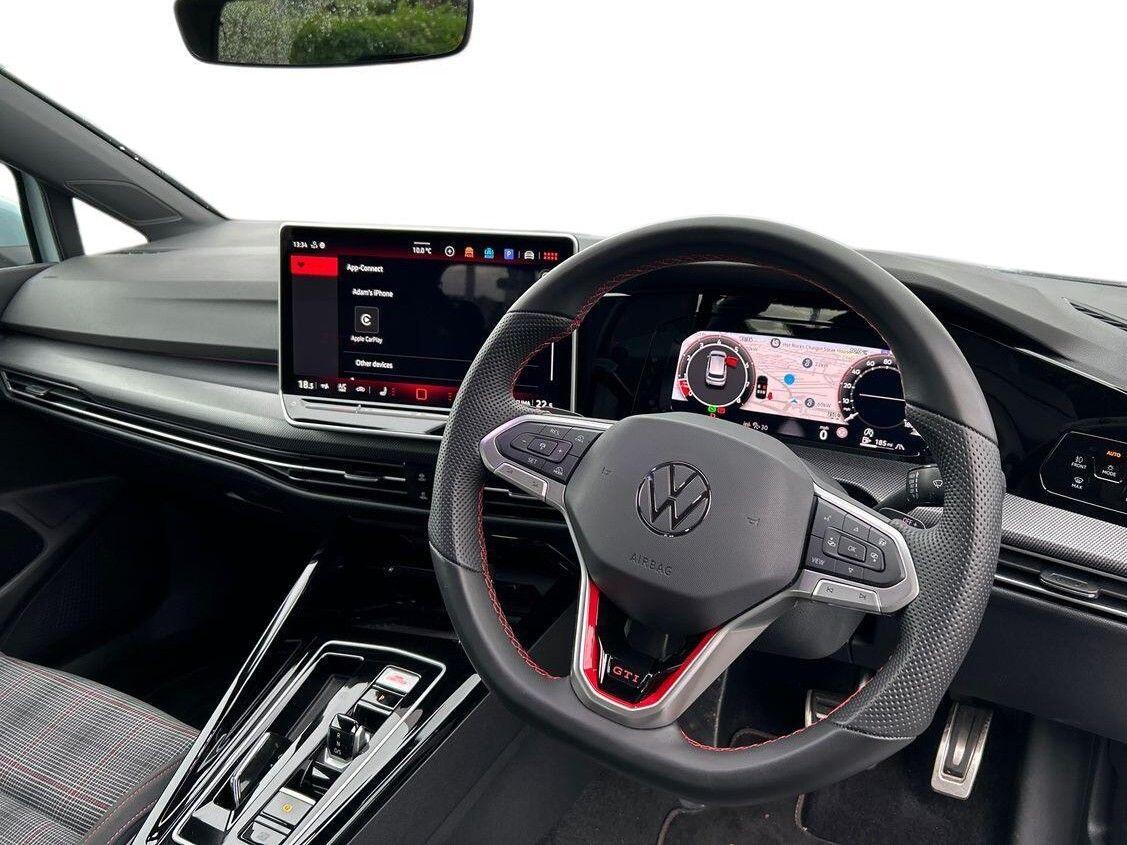 Volkswagen Golf Photo at-98684dfeba2647bfaebf6872e344952a.jpg