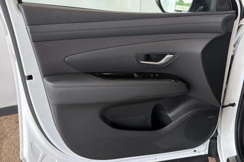 Hyundai TUCSON Photo at-986b5c7f608f4da097b424979f822e07.jpg