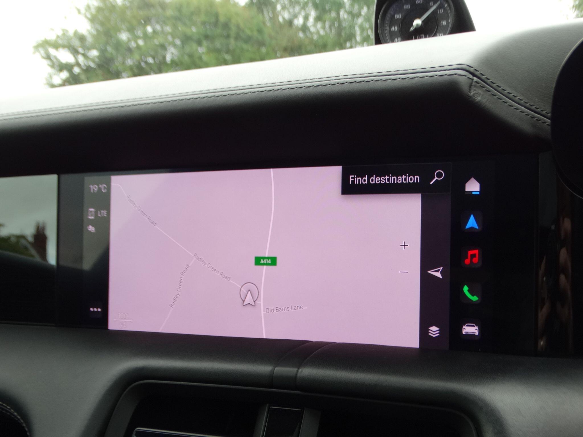 Porsche Taycan Performance Plus 93.4kWh 4S Auto 4WD 4dr (11kW Charger) — photo 23