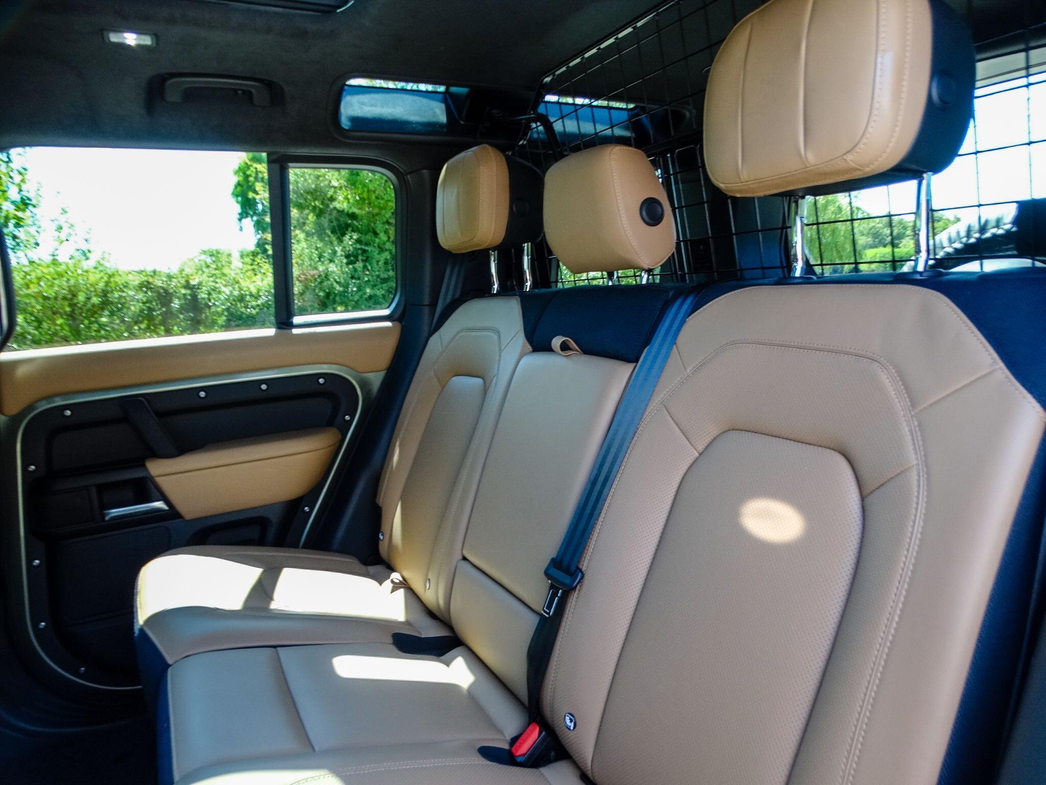 Land Rover Defender 110 5.0 P425 V8 X Auto 4WD Euro 6 (s/s) 5dr — photo 18