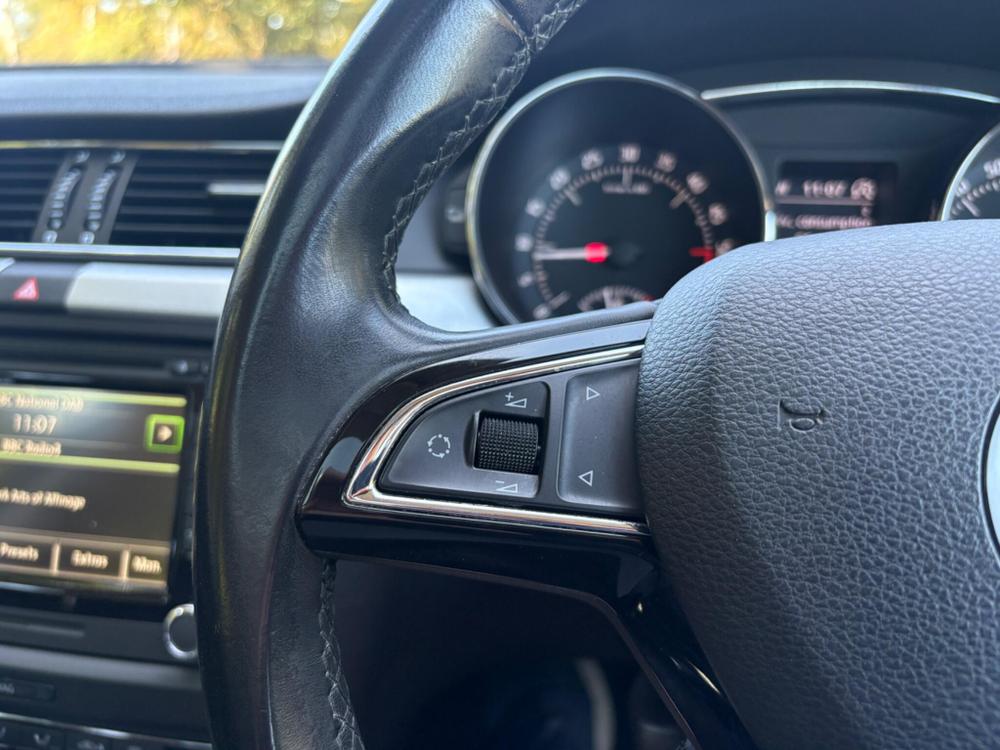 Skoda Superb Photo at-98c0b1d6210345988a65579127b93b99.jpg