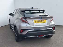 Toyota C-HR Photo 8
