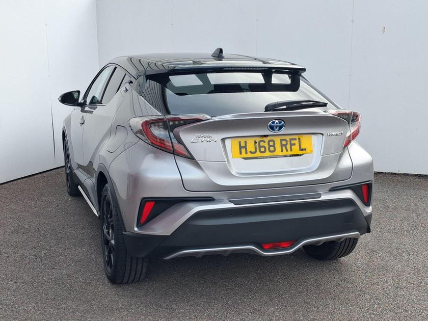 Toyota C-HR Photo at-98f0cee4fda24722a037d1d247193bb6.jpg