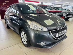 Peugeot 208 Photo 0