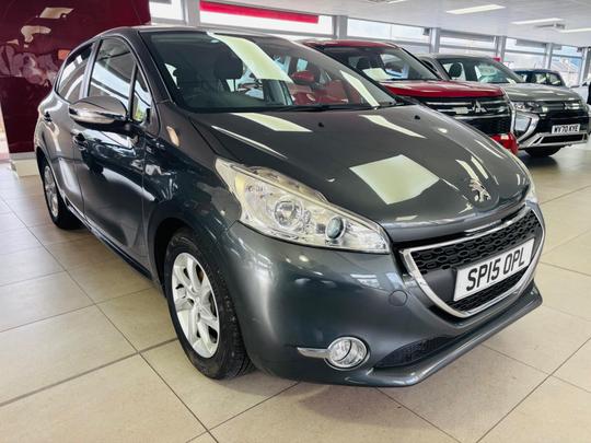 Peugeot 208 Photo at-990eea22ac114bf4af398a9229301b3c.jpg