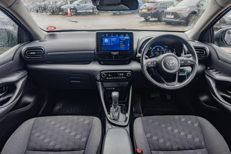 Used Toyota Yaris WM25GHK 8