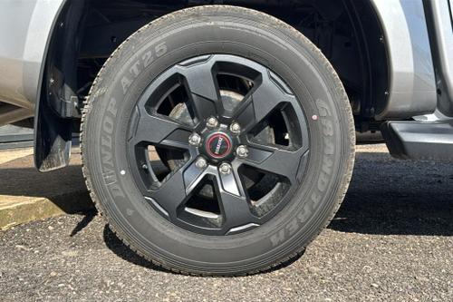 Isuzu D-MAX Photo at-993f7e761df14b3cb4c589c877b62a5f.jpg