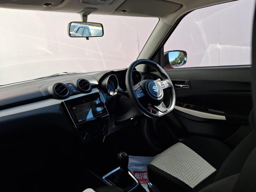Suzuki Swift Photo at-995d74e8d58346758e3965c7b3b574c7.jpg