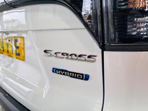 Suzuki S-Cross Photo 21