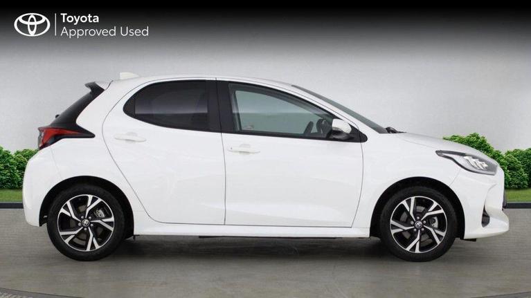 Used Toyota Yaris GV74TLU 10