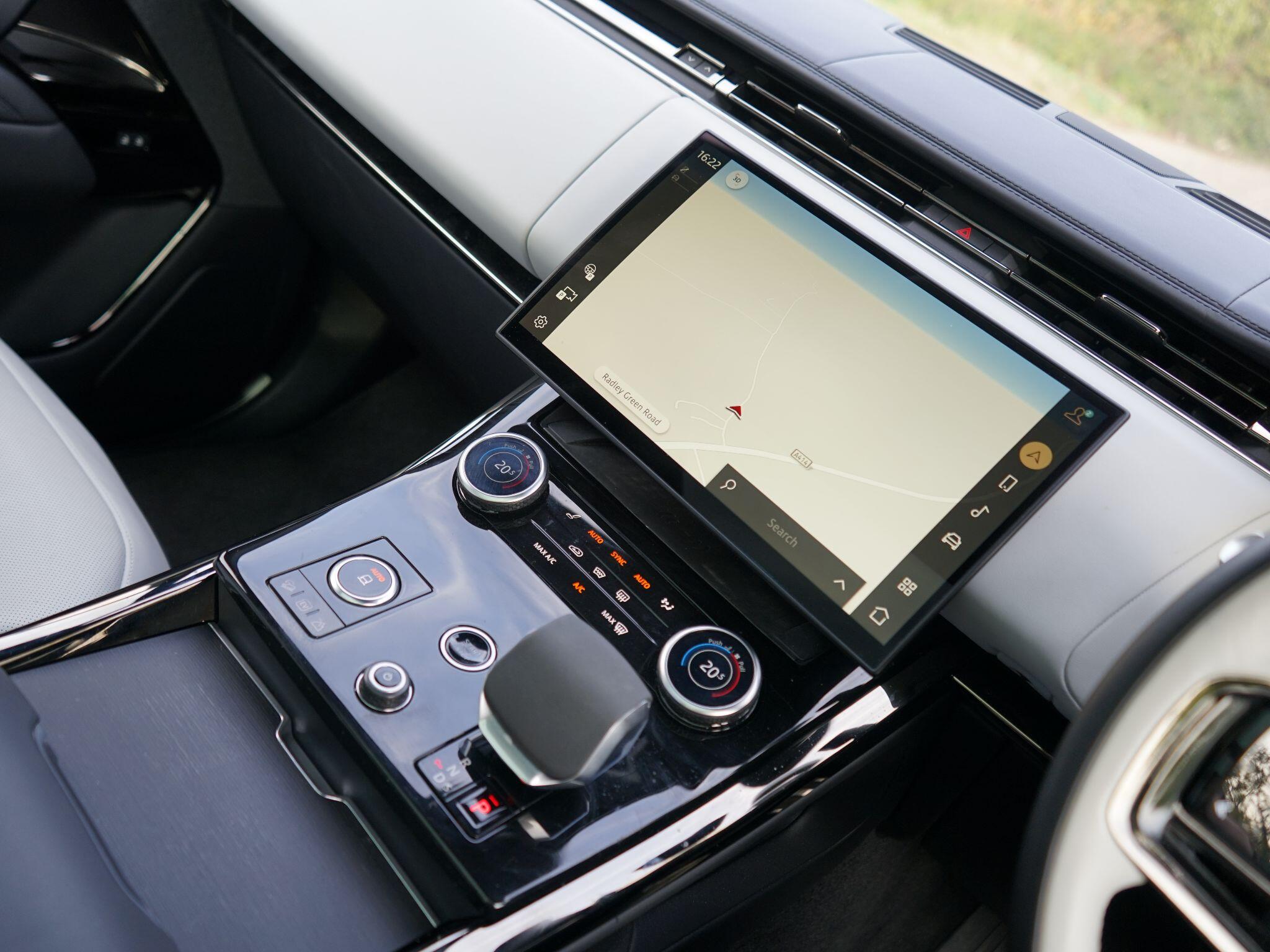 Land Rover Range Rover Sport 3.0 P440e 38.2kWh Autobiography Auto 4WD Euro 6 (s/s) 5dr — photo 6