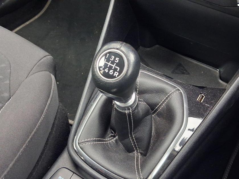 Ford Fiesta Photo at-9a2baa07bf7b4a7cb018599c81a54796.jpg