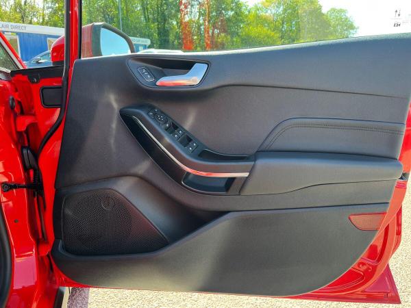 Ford Fiesta Photo at-9a35d24ad1144755bc46a2dc9c54278c.jpg