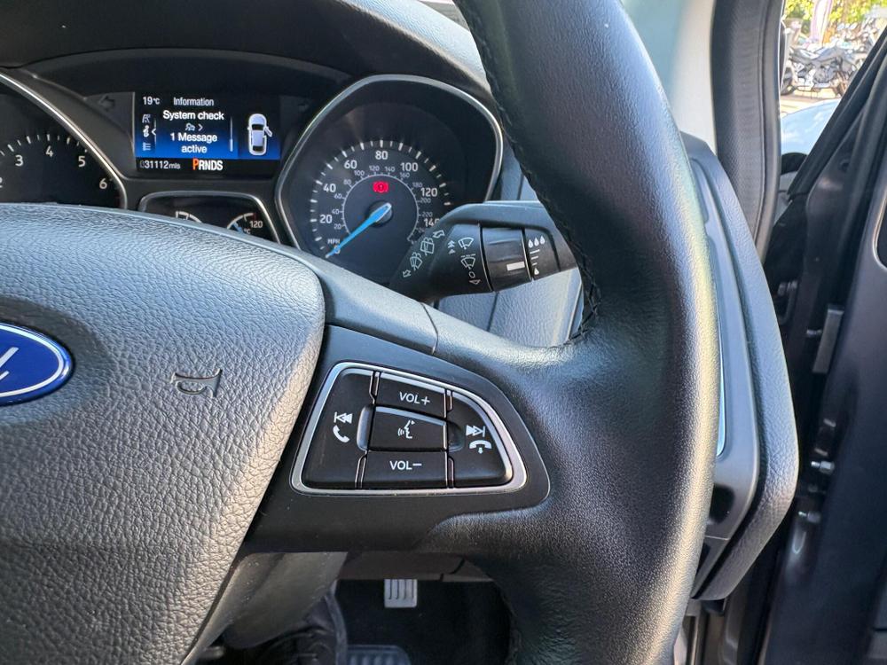 Ford Focus Photo at-9a68bc272b374ddc93022ef87b484b2f.jpg