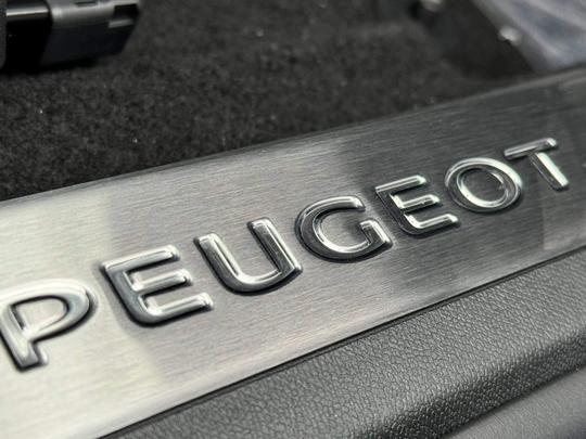 Peugeot 5008 Photo at-9a6c5debebf5470f994864513f07b48a.jpg