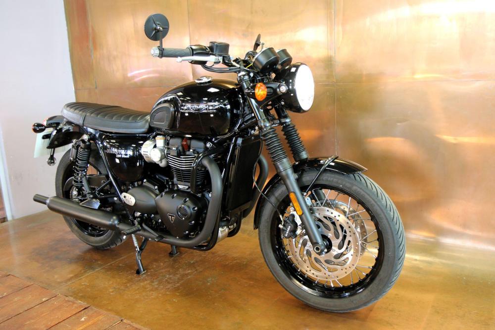 Triumph Bonneville T120 Photo at-9a7a2a73a62a4d79934c73ddfd0336f7.jpg