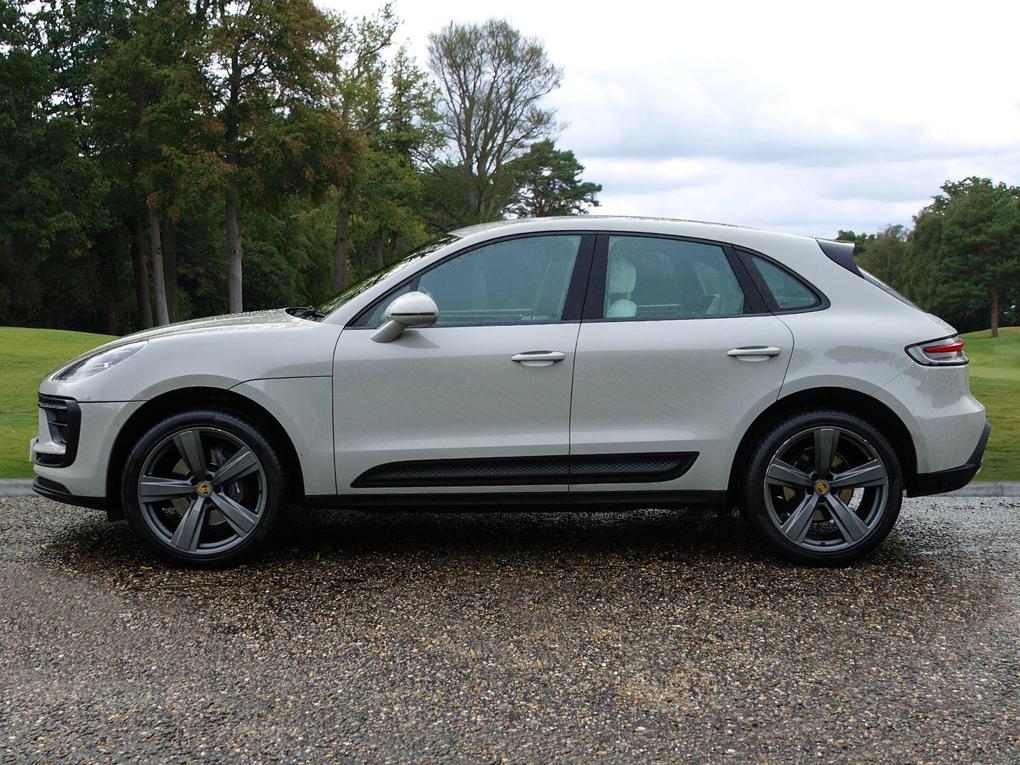 Used Porsche Macan LX72PFK 2