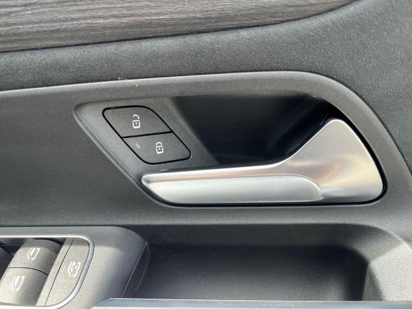 Mercedes-Benz EQB Photo at-9ad051c10b9840a4b7e6b6a293b5876c.jpg