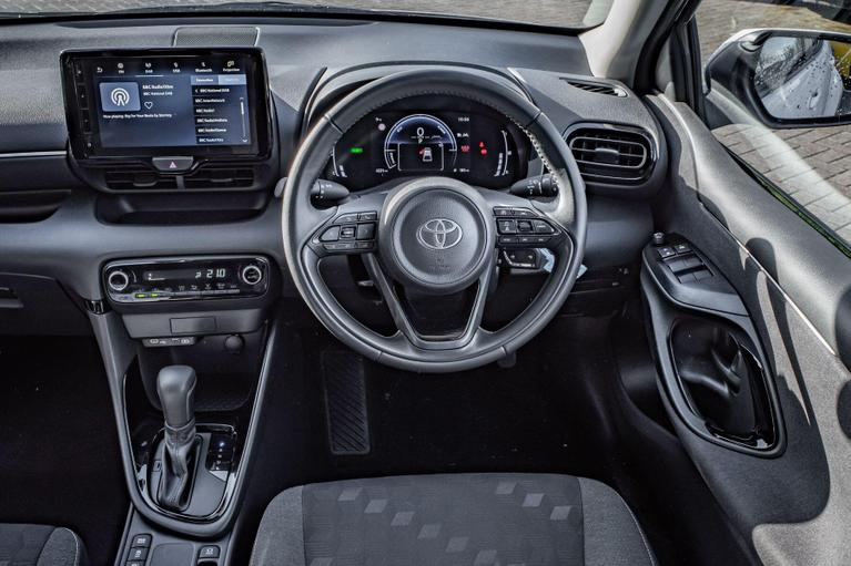 Used Toyota Yaris VK74XMR 9