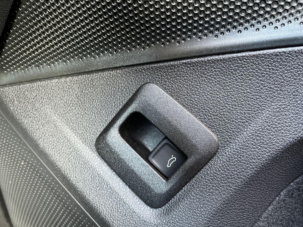 Volkswagen Tiguan Photo at-9b158d78516740e3b902ff75382a557c.jpg