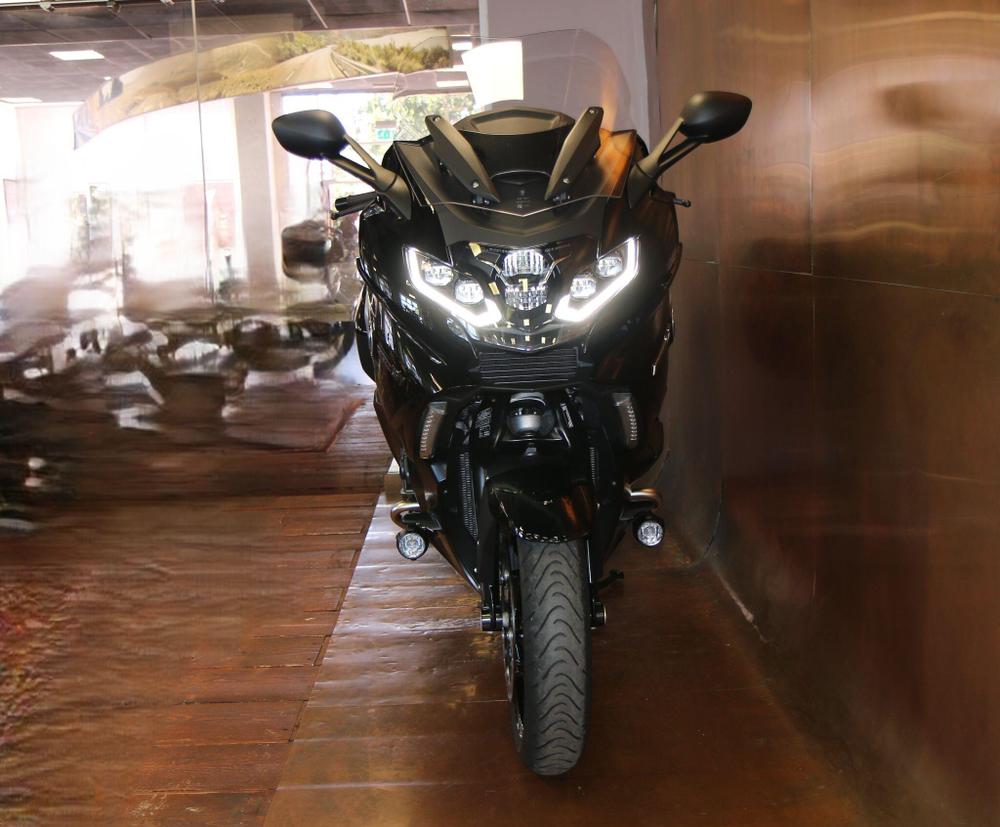 BMW K 1600 GT Photo at-9b2746efc9804a079440cc68f353c7cd.jpg