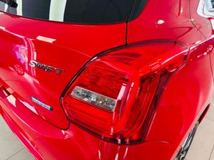 Suzuki Swift Photo 17