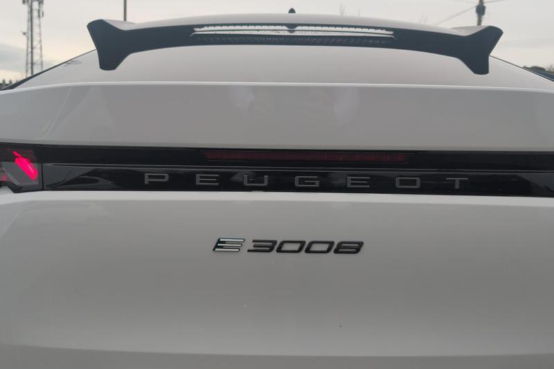 Used Peugeot E-3008 NV24VOB 14