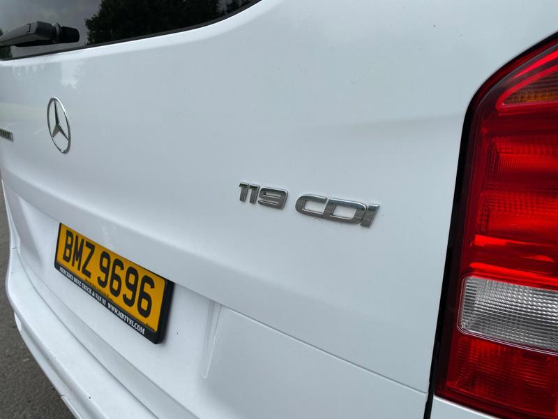 Mercedes-Benz Vito Photo at-9b636a751b7f48d49a8bc8057a1826b8.jpg