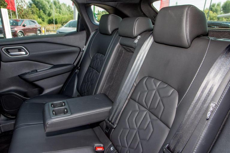 Used Nissan Qashqai WU26MKO 9