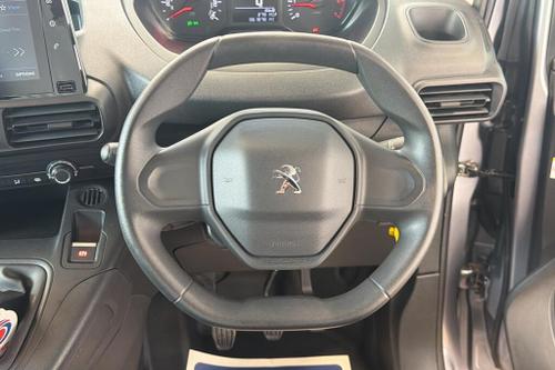 Peugeot PARTNER Photo at-9b864eda11c24edcb5a8c500443ff3f9.jpg