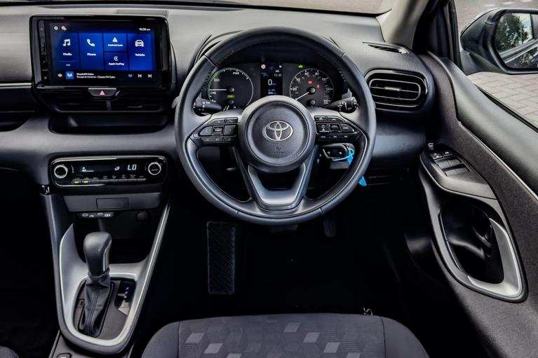 Used Toyota Yaris VN75RLV 9