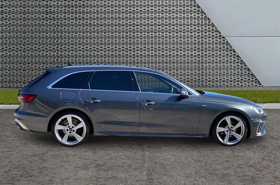 Audi A4 Avant Photo at-9b93002ddc7f422482d6665e80fb901d.jpg