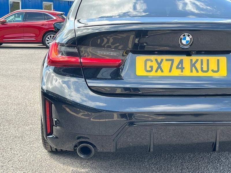 BMW 3 Series Photo 18