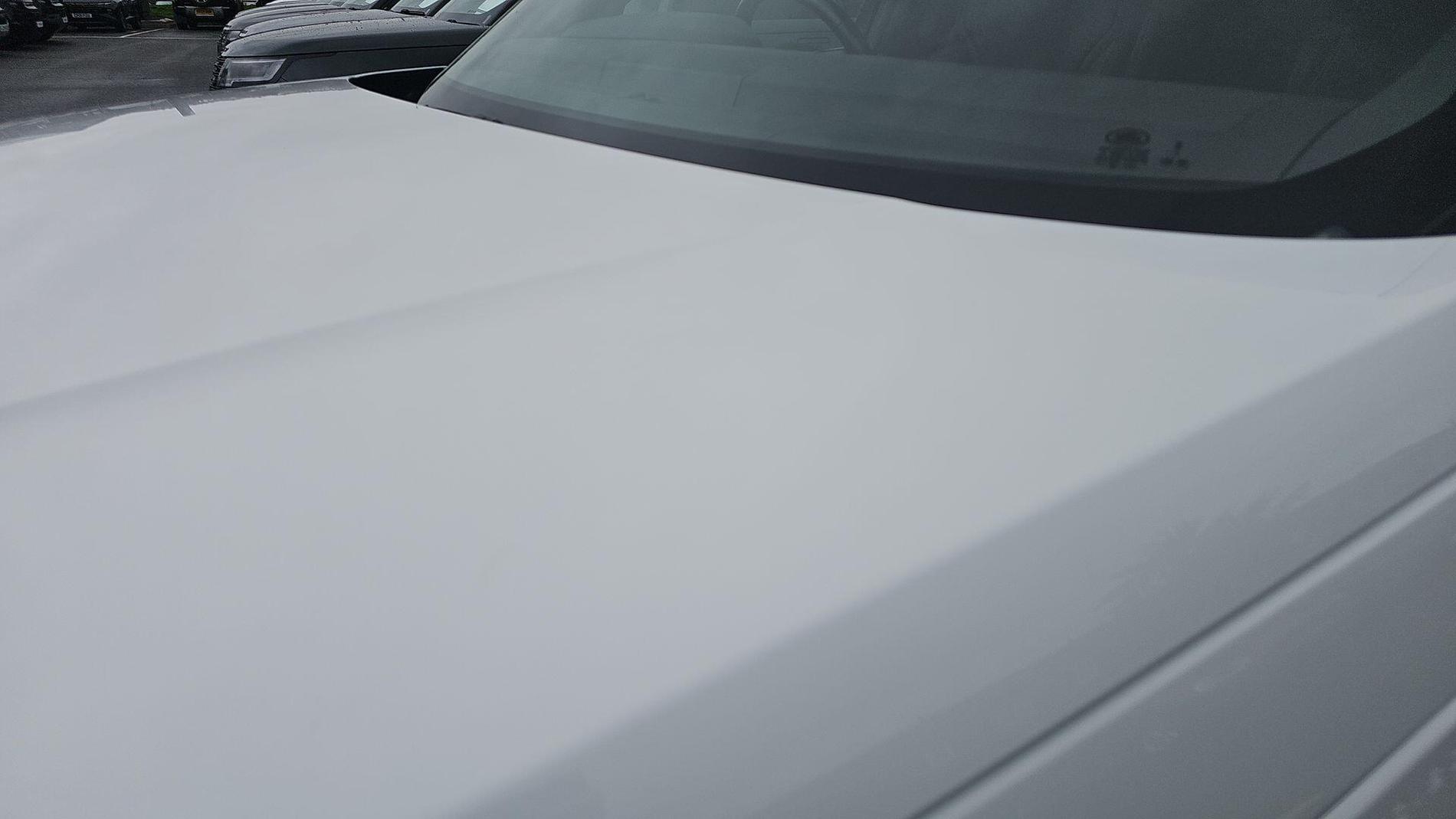 Land Rover Discovery Photo at-9bd2fbf240fb4749b92c7394ee64bdb2.jpg