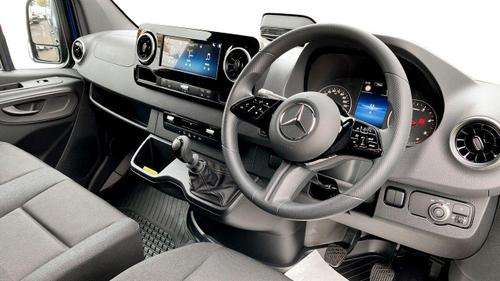 Mercedes-Benz Sprinter Photo at-9be33bdf337f412eb1eef22f2b047459.jpg