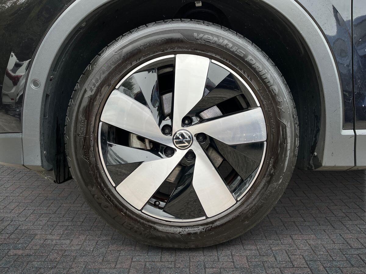 Volkswagen Tiguan Photo at-9bf3e0260aa4416e96a447d50b6a1dca.jpg