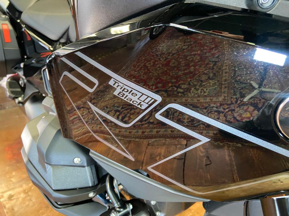 BMW R 1300 RT Photo at-9c1513da07734f2f9af59633aea3d557.jpg