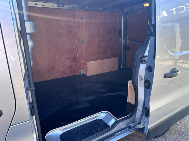 Used Renault Trafic DL72FEG 14