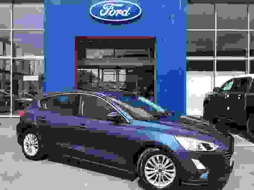 Ford Focus Photo at-9c8d6ddebe184b00a58d718d8e8e4f6d.jpg