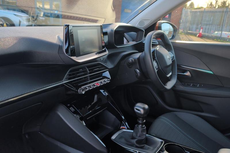 Used Peugeot 2008 NU71DZJ 12