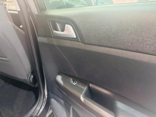 Kia Sportage Photo at-9cb84f5b262b464f887e9e70775e4ff9.jpg