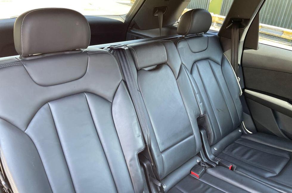 Audi Q7 Photo at-9cc9c5c6cf1c44069e15203ccdcae85c.jpg