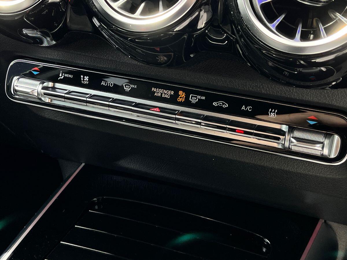 Mercedes-Benz EQB Photo 12