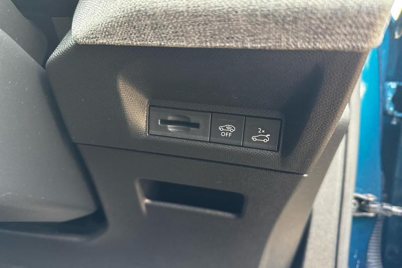 Used Peugeot E-3008 NV24RXT 34