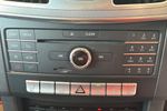 Mercedes-Benz E-CLASS Photo 39
