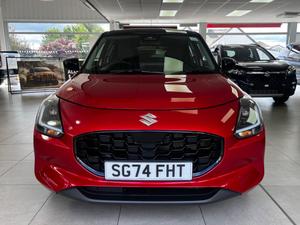 Suzuki Swift Photo 1