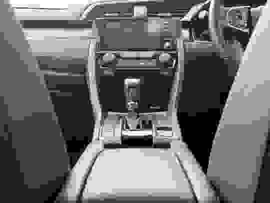 Honda Civic Hatchback Photo at-9d575aab8c514f19999f9281d4d1e36a.jpg