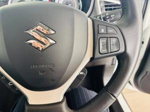 Suzuki S-Cross Photo 32