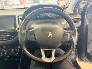 Peugeot 208 Photo 26